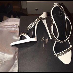 Giuseppe Zanotti White Chain Mules